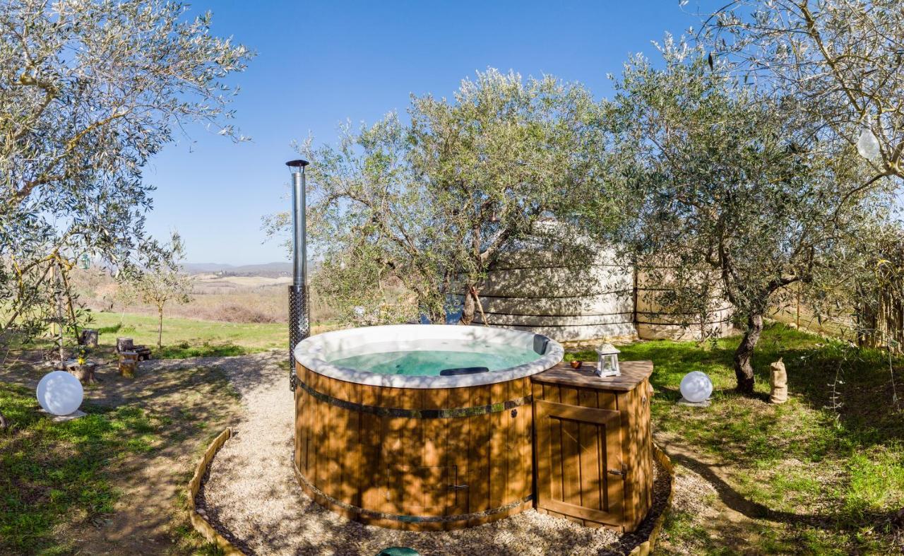 2 Cuori E 1 Yurta Glamping In Tuscany - Adults Only Asciano Exterior photo
