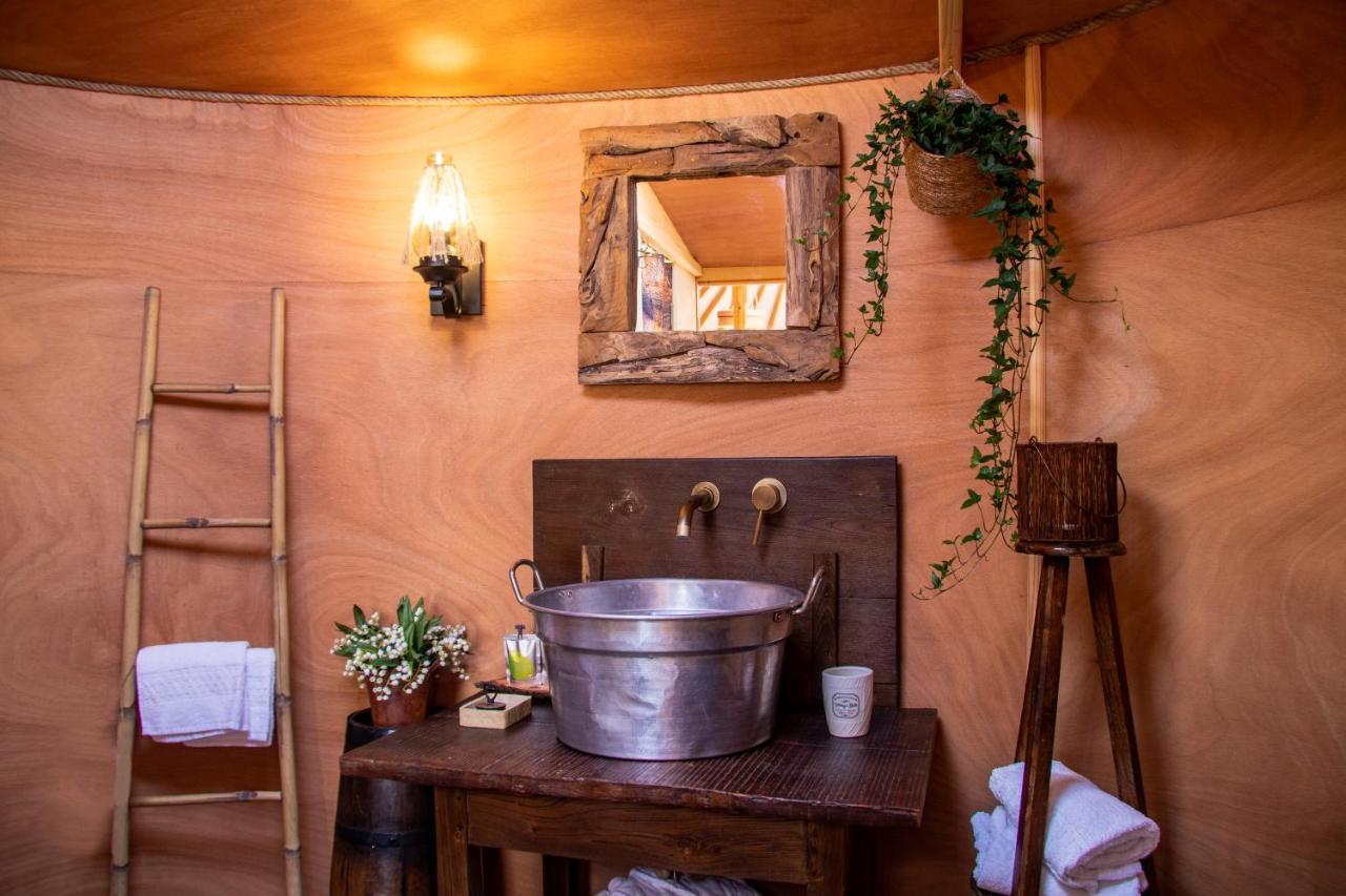 2 Cuori E 1 Yurta Glamping In Tuscany - Adults Only Asciano Exterior photo