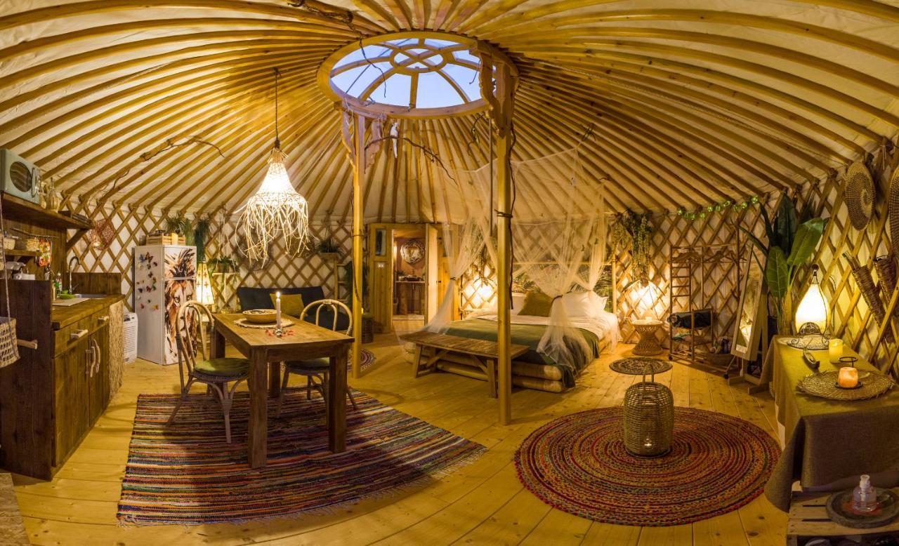 2 Cuori E 1 Yurta Glamping In Tuscany - Adults Only Asciano Exterior photo
