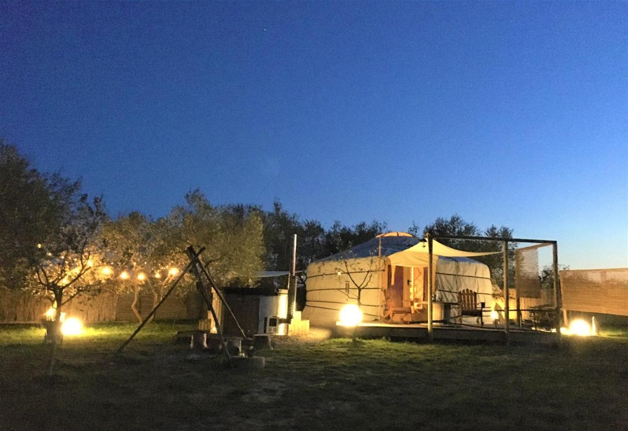 2 Cuori E 1 Yurta Glamping In Tuscany - Adults Only Asciano Exterior photo