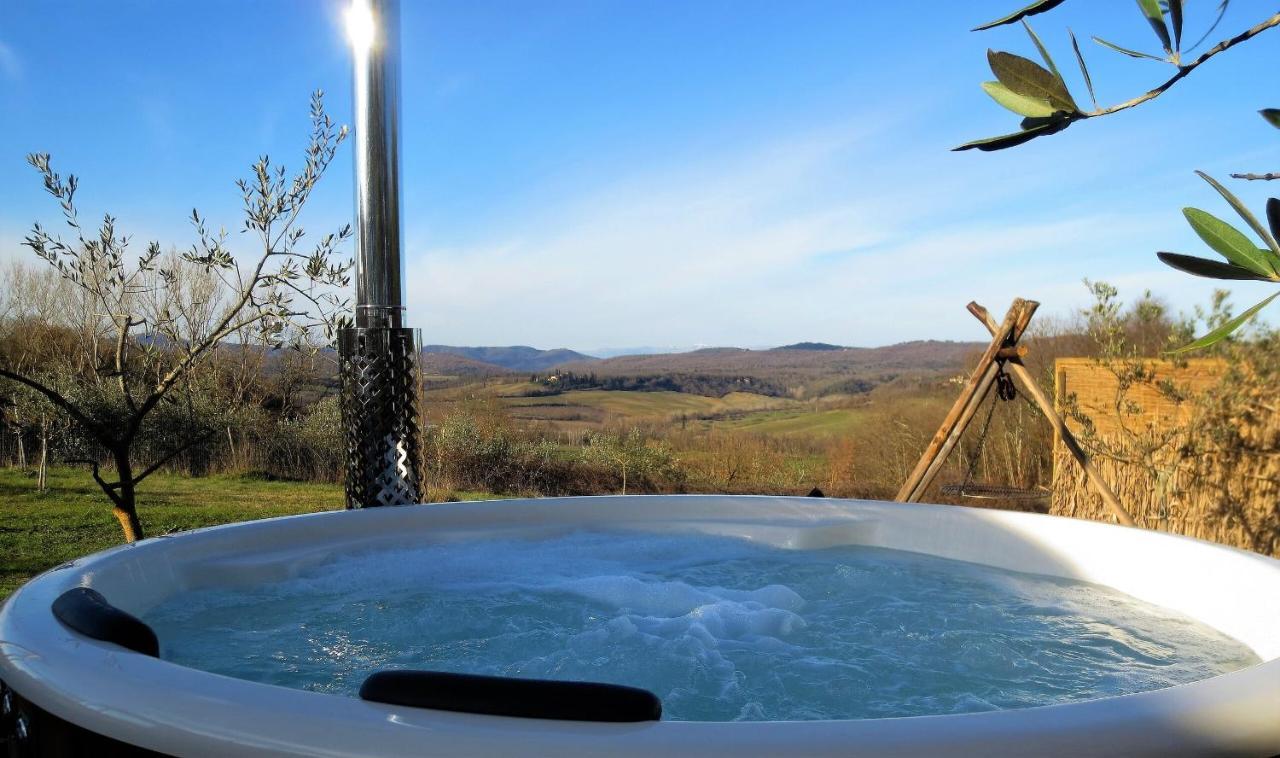 2 Cuori E 1 Yurta Glamping In Tuscany - Adults Only Asciano Exterior photo