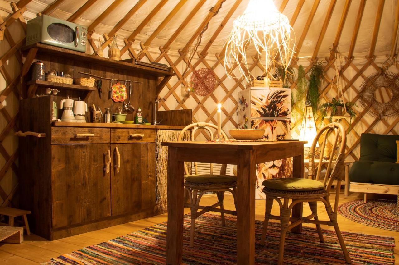 2 Cuori E 1 Yurta Glamping In Tuscany - Adults Only Asciano Exterior photo