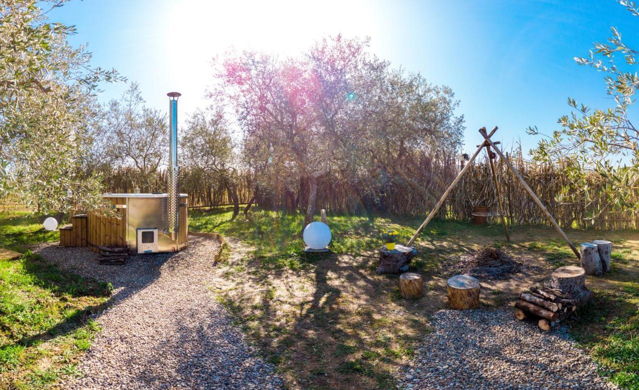 2 Cuori E 1 Yurta Glamping In Tuscany - Adults Only Asciano Exterior photo